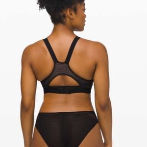 NWT Lululemon Awake to Lace Bra
Black Barely Beige